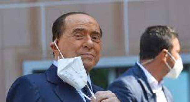Silvio Berlusconi dimesso dal San Raffaele