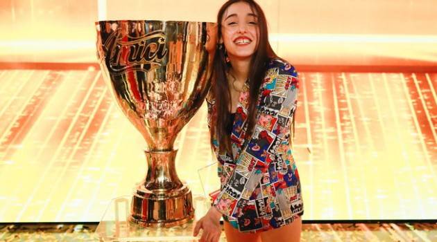 GIULIA VINCE LA FINALISIMA DI ''AMICI'' MA IL TELEVOTO NON FUNZIONAVA