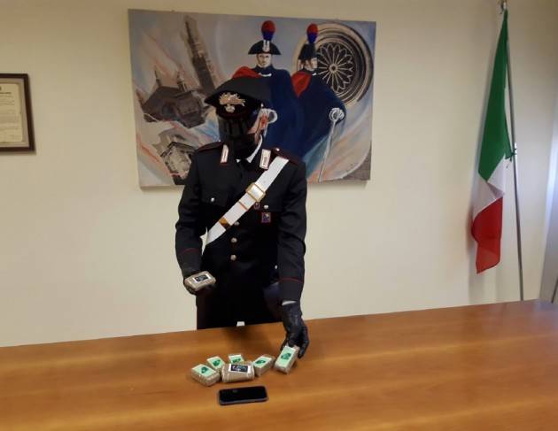 DROGA IN AUTO: ARRESTATI DUE 21ENNI