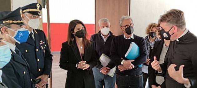 La sindaca Raggi consegna alle Fiamme oro la ''palestra sociale'' di San Basilio