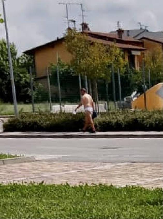 A PASSEGGIO IN MUTANDE
