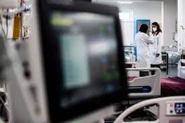 Antifiammatorio anakinra riduce mortalità COVID del 55%
