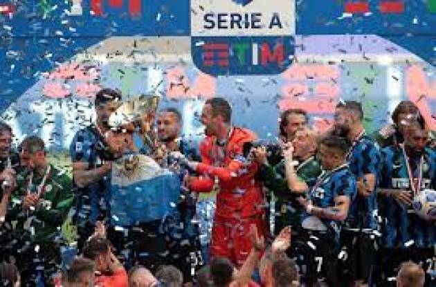 Scudetto Inter, festa allo stadio e vittoria 5-1