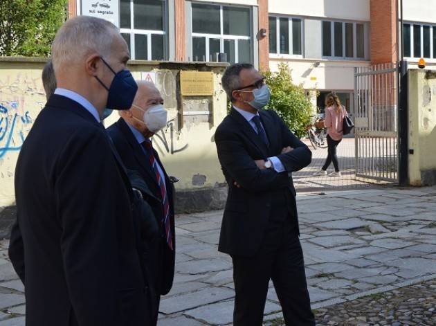 Cremona Presidente Cariplo G. Fosti visita Chiesa di San Vincenzo
