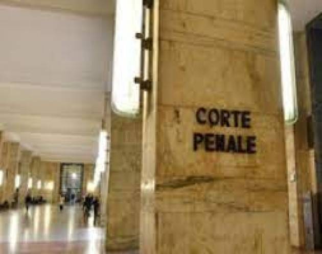 Uccise suocero dopo abusi su figlia, pena ridotta in appello