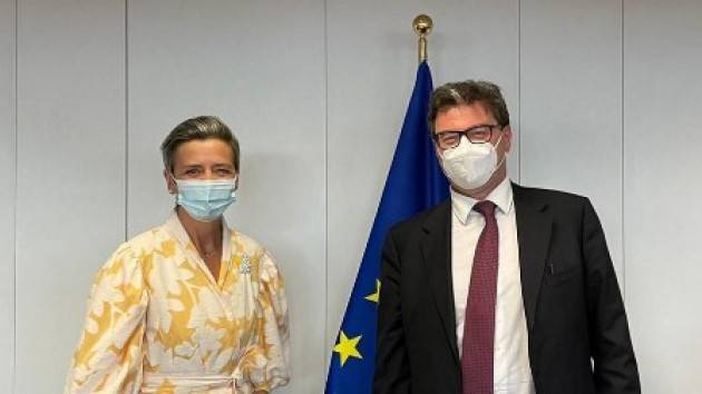 Giorgetti incontra Vestager a Bruxelles per Alitalia