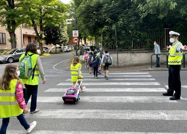 Cremona E’ partita sperimentazione piedibus  della scuola Bissolati