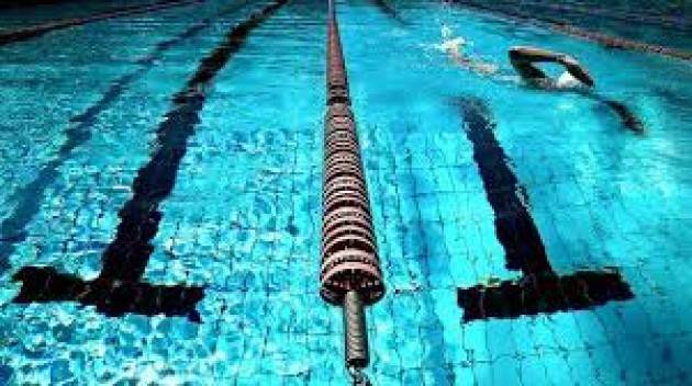 Gli orari estivi per il nuoto libero delle Piscine comunali scoperte del Polisportivo Franzanti e della Farnesiana