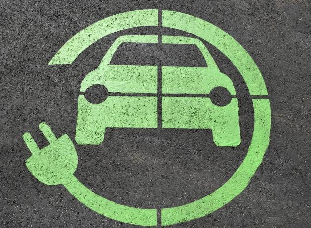 Gli italiani e l’acquisto di automobili: i dati e i consigli per non sbagliare