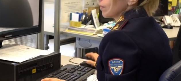 Riti magici e estorsioni su Facebook, due persone denunciate
