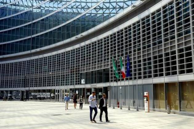 Busta con materiale sospetto a Regione Lombardia