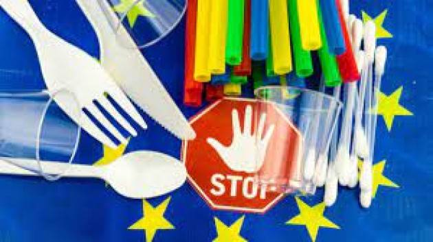 L’insostenibilità della plastica monouso per il turismo