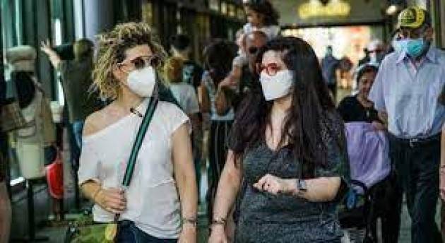 In Italia dal 28 giugno ci toglieremo le mascherine all’aperto