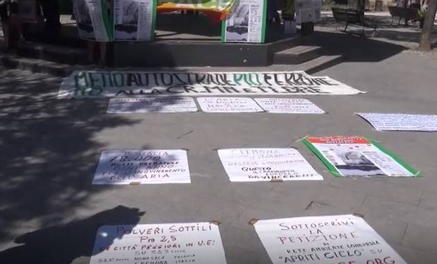 Cremona inquinata ‘soffoca’ Riuscito  flash mob di mercoledì 23 giugno (Video)