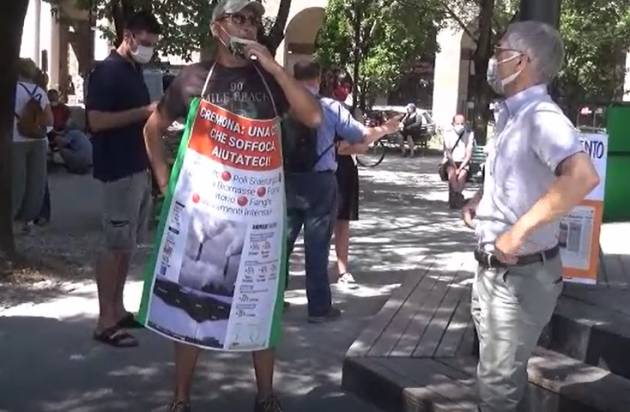 Cremona inquinata ‘soffoca’ Riuscito  flash mob di mercoledì 23 giugno (Video)