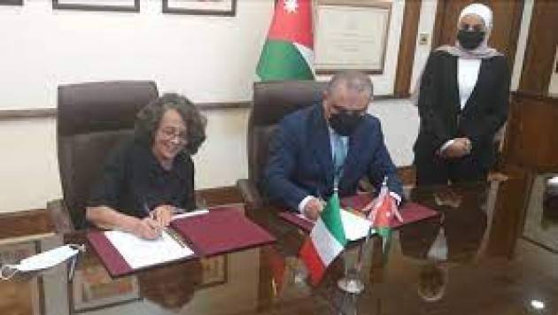 Il vice ministro Sereni firma l’accordo con la European Public Law Organization
