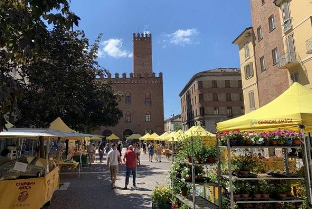 Coldiretti Campagna Amica domenica torna in piazza Stradivari a Cremona