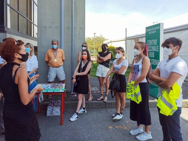 Crema Bonaldi sta consegnando le civiche benemerenze di ‘Un cuore per ogni quartiere’