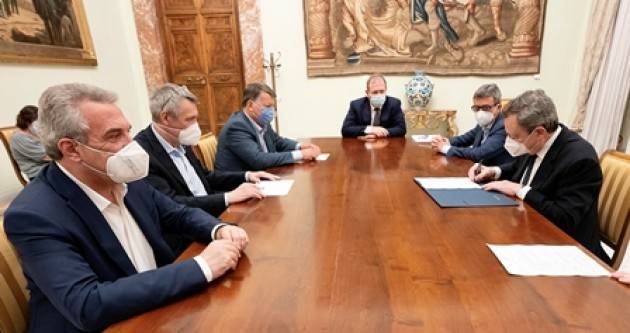 Blocco licenziamenti: accordo Governo - Sindacati