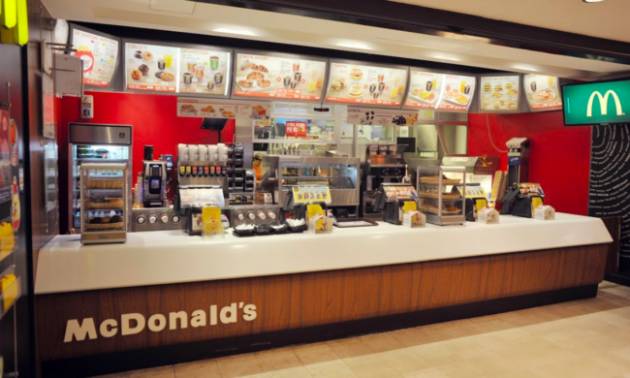 DISOCCUPAZIONE SE' COME NO: MCDONALD'S NON RIESCE A TROVARE PERSONALE