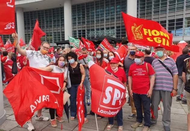 Lombardia Cgil-Cisl-Uil  in piazza per la Sanità (Video)