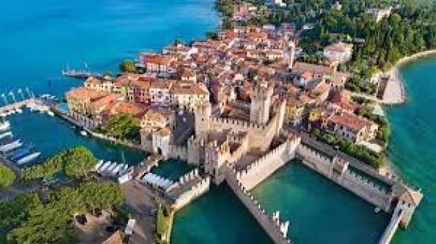 Nuovo look per la darsena del Castello Scaligero di Sirmione