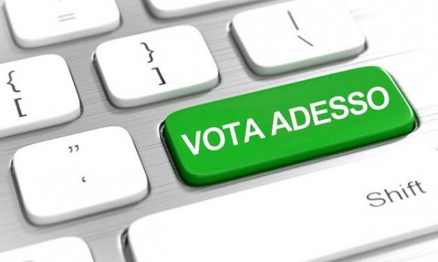 Italiani all’estero, ok alla sperimentazione del voto elettronico