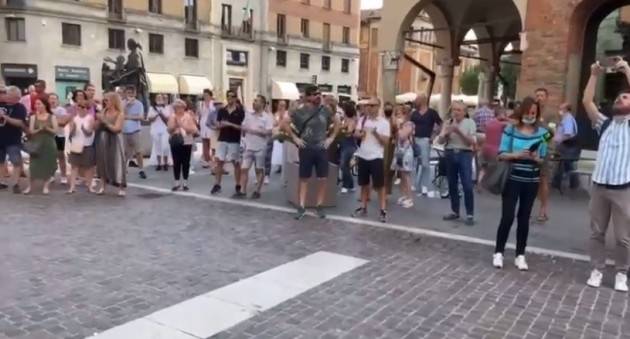 In pochi a Cremona al ‘NO GREEN PASS’ (Video)