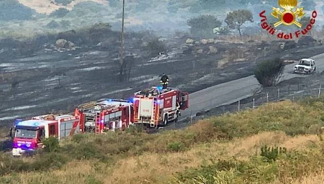 MENTRE SI SPENGONO GLI ULTIMI INCENDI IN SARDEGNA SI CERCANO I COLPEVOLI