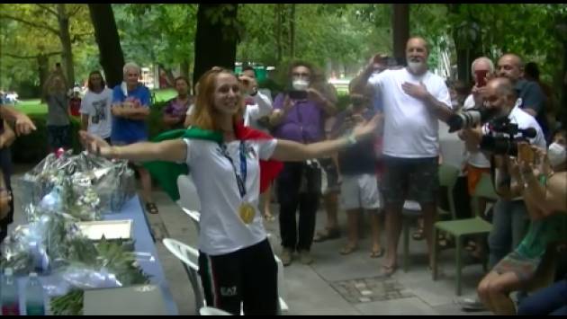 Cremona La Bissolati abbraccia, applaude e si commuove con Valentina Rodini ed il suo  Oro Olimpico