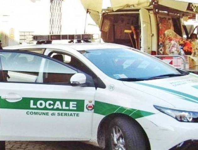 TENTA DI AGGREDIRE UN VIGILE : ARRESTATO SPACCIATORE 