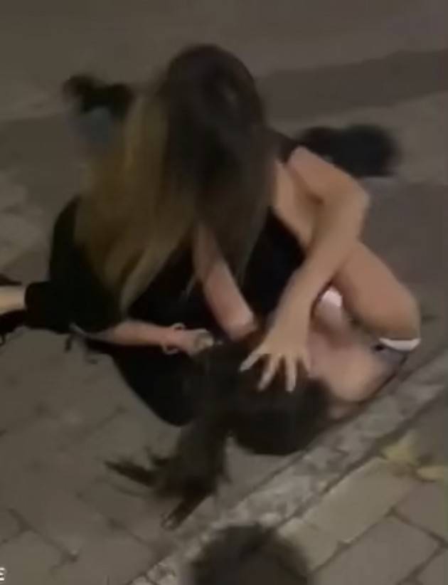 RISSA TRA RAGAZZE - VIDEO