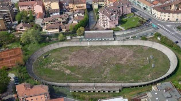 Matteo Piloni (PD) Prima pista di atletica oggi il velodromo, Crema cresce