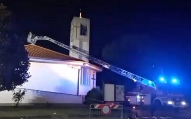 Treviglio I VVF tolgono i detriti dopo fortissimo temporale