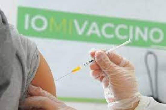 ADUC Vaccini e adolescenti. Entusiasmo e speranza. L’Autorità sia all’altezza