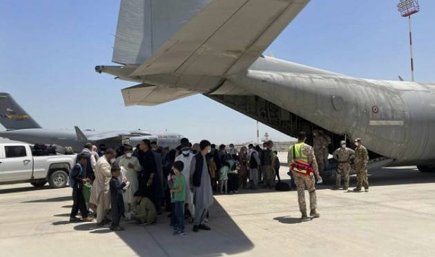 Proseguono i voli della Difesa dal Afghanistan