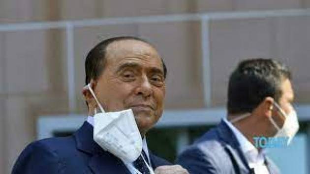 Silvio Berlusconi ha lasciato l'ospedale San Raffaele