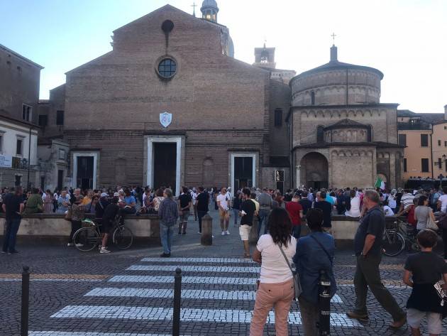 A Padova Corteo e protesta contro il Green Pass Le interviste di Zonacheck (Video)