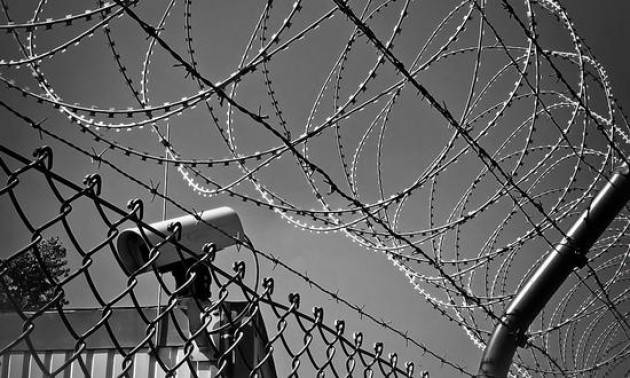 Nuovi muri in costruzione in Europa per respingere i migranti