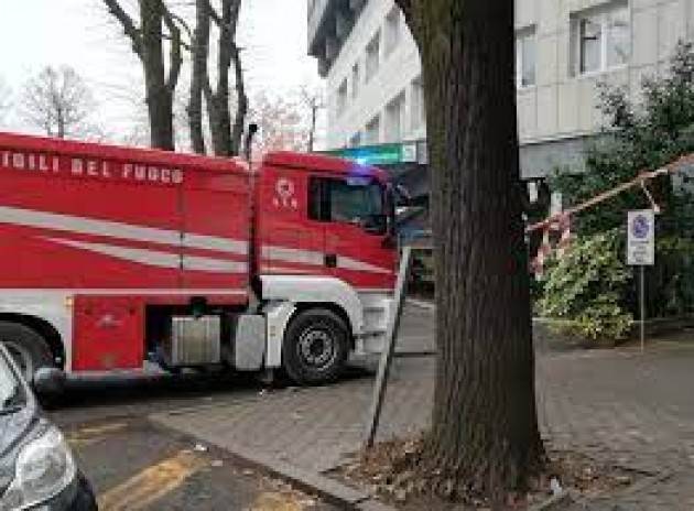 Incendio in casa a Milano, nessun ferito