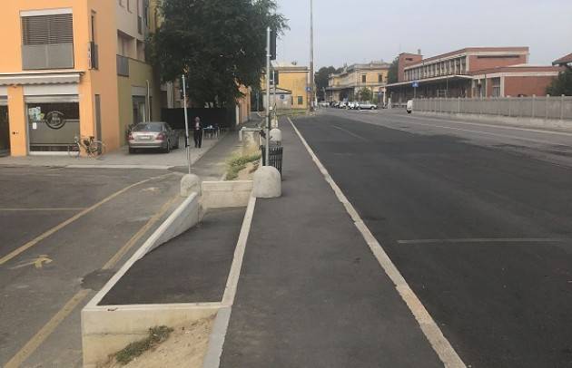 Cr Alberi tagliati Stazione bus a fianco del parcheggio e molti disagi 