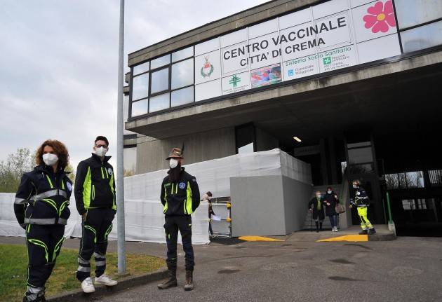Cremona Confermato lo sconto taxi per chi si reca al polo vaccinale