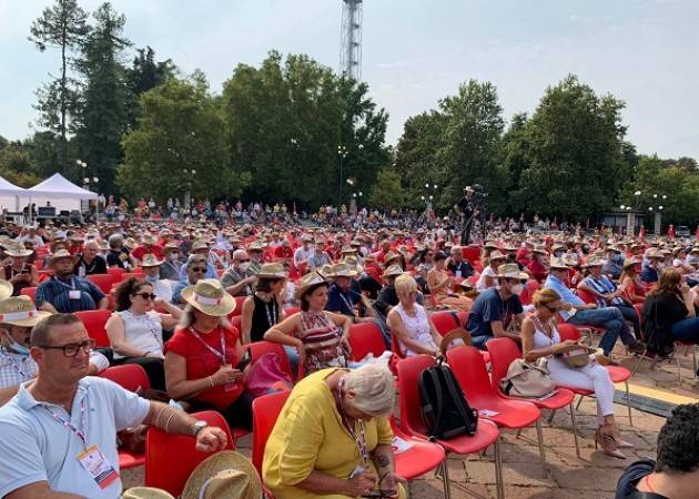 Milano  Maurizio Landini (Cgil) Il governo ci ascolti o riprenderemo le piazze