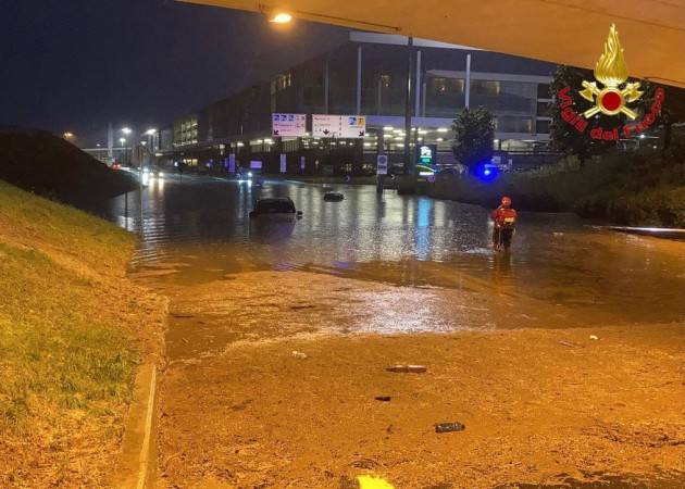 MALPENSA ALLAGATA: 30 PERSONE INTRAPPOLATE E MESSE IN SALVO