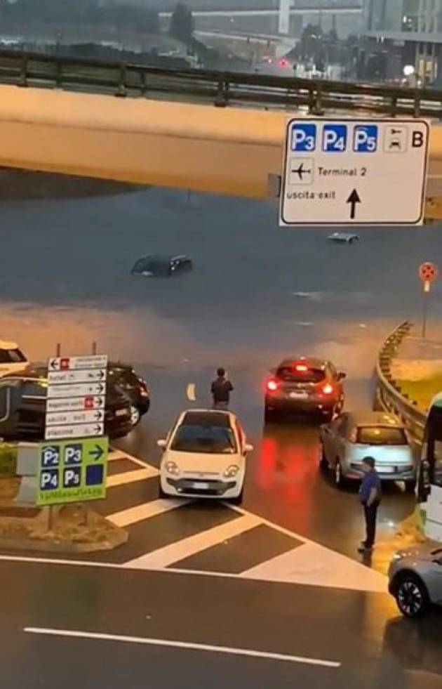 MALPENSA ALLAGATA: 30 PERSONE INTRAPPOLATE E MESSE IN SALVO