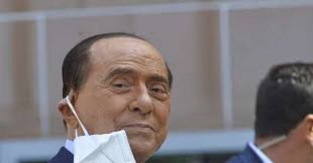 Ruby ter: Berlusconi, processo vada avanti in mia assenza