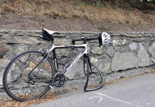 Litigano e picchiano ciclista,arrestati per tentato omicidio