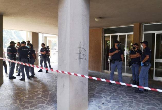 CREMONA - 20ENNE UCCIDE A COLTELLATE LA MADRE - FOTO 