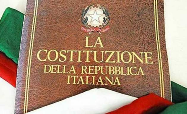Soresina Diego Vairani consegna Costituzione ai 18enni