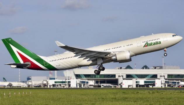 ADUC Alitalia e scioperi violenti. I diritti di serie A e quelli di serie Z